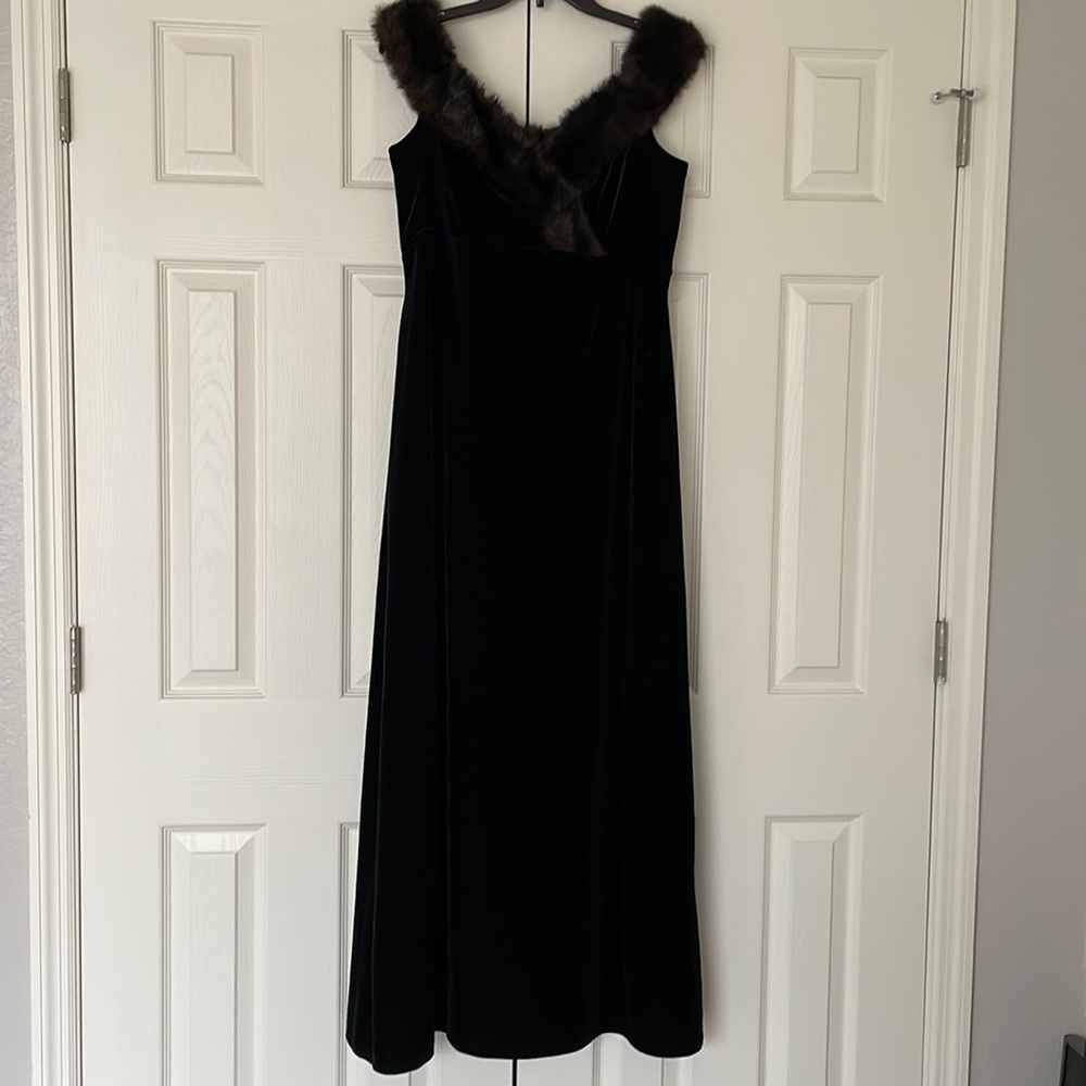 Cachet DRESS formal Evening event faux brown fury collar 14 long black lined Wow